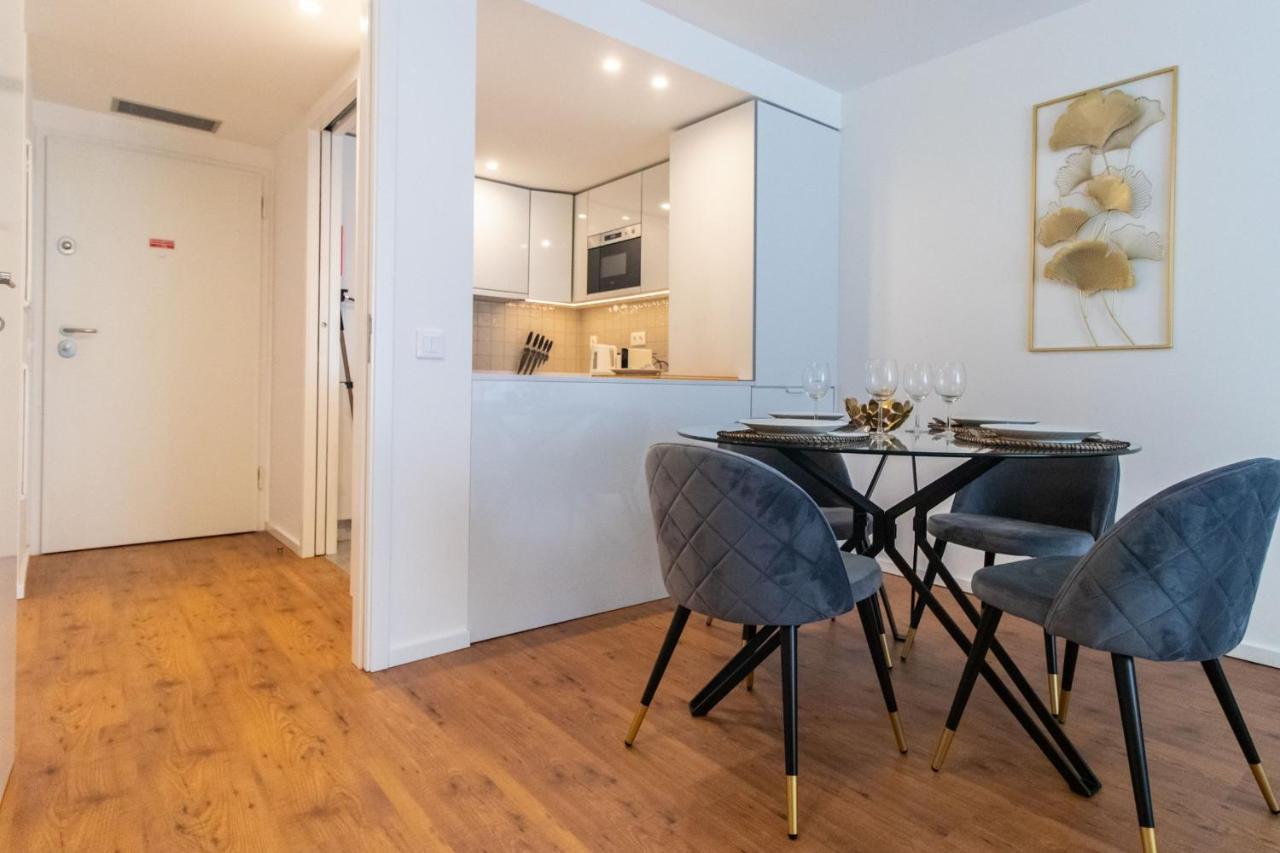 Stunning Apartment W/ Free Parking By Lovelystay Porto Dış mekan fotoğraf